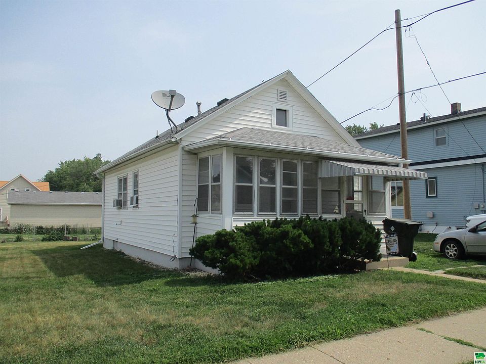 1st image of 3111 Marshall Ave