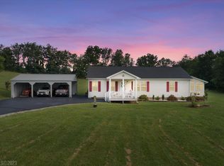 2750 Seven Mile Tree Rd, Christiansburg, VA 24073