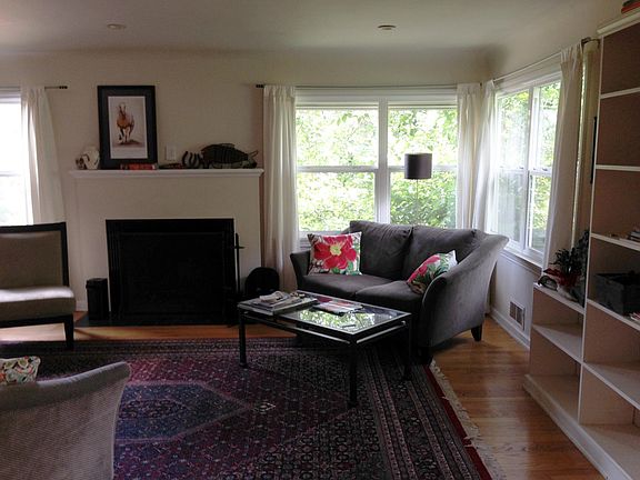 Living room with territorial view and lots of sunlight and b