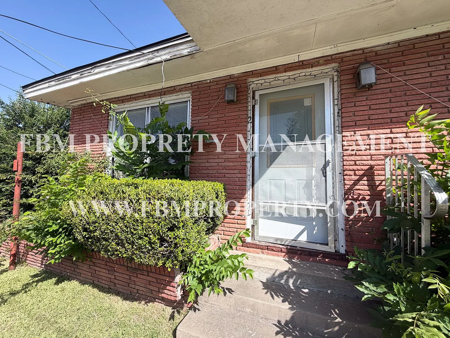 900 E 6th Ave, Unit 2 - Cozy 2 Bedroom, 1 Bathroom Home in Corsicana, TX! — Photo 3