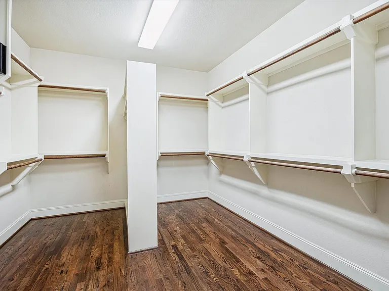 1407 Knox St — Photo 15