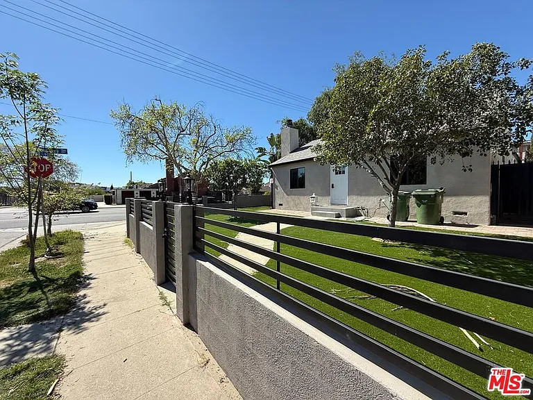 6403 Gentry Ave — Photo 23