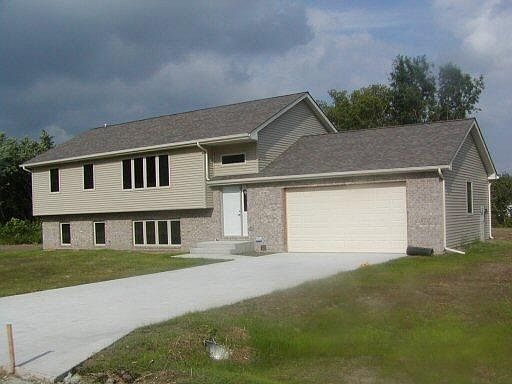 1st image of 42263 Hanks Ave