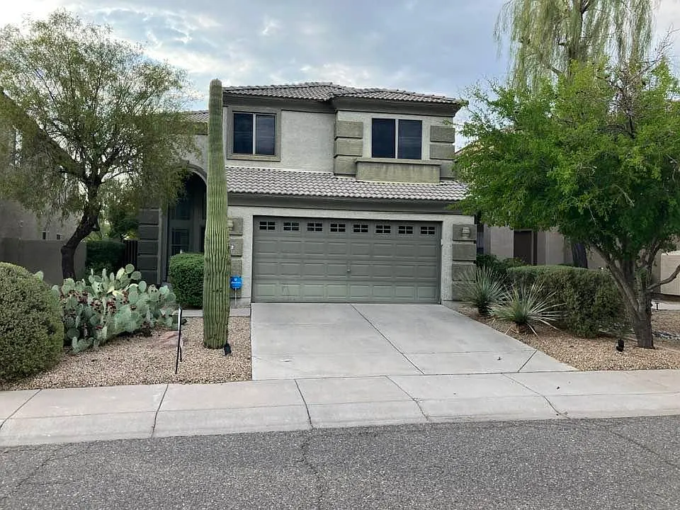 5012 E Roberta Dr