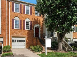 2040 Pieris Ct, Vienna, VA 22182