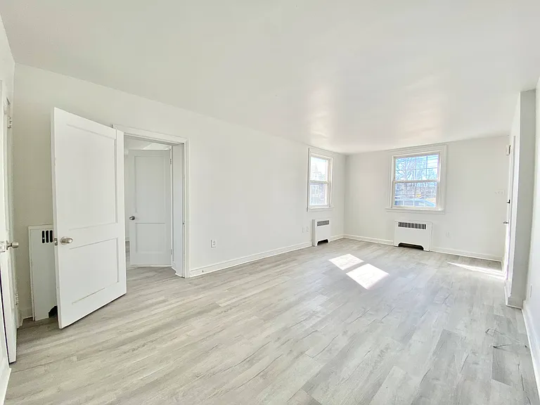 1029 Lafayette Ave — Photo 7