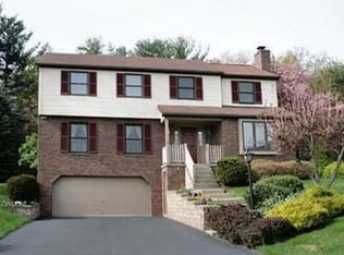 1325 Royal Park Blvd, South Park, PA 15129