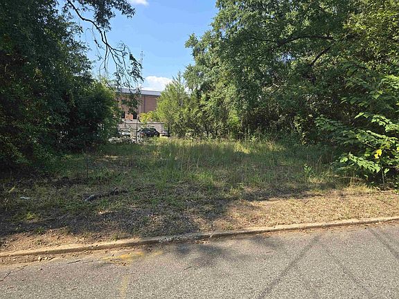 4th image of 2 Cherry St