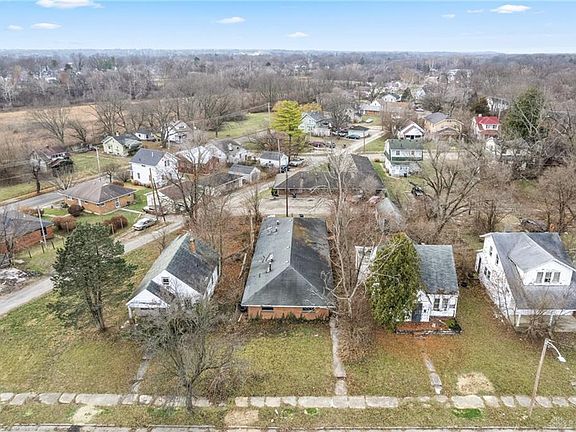 2nd image of 925 Vernon Dr