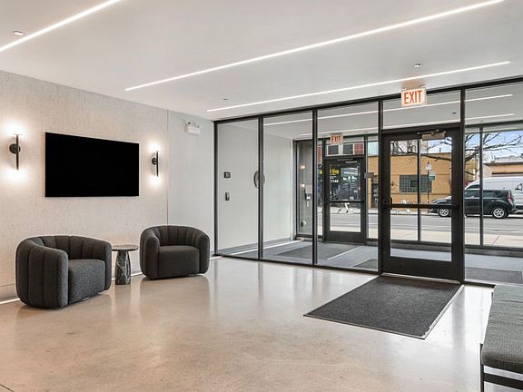 4th image of 2235 N Milwaukee Ave #616