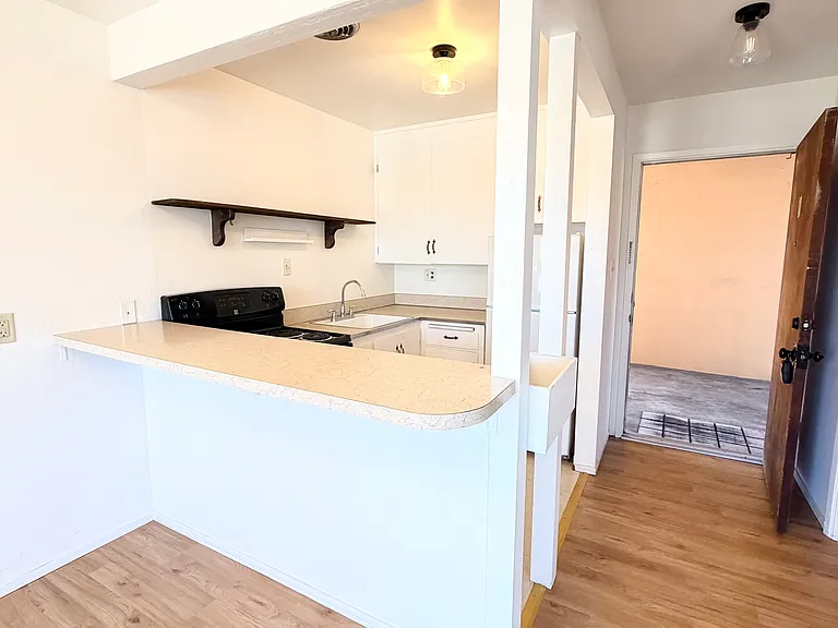 1501 Howard Ave #2 — Photo 2