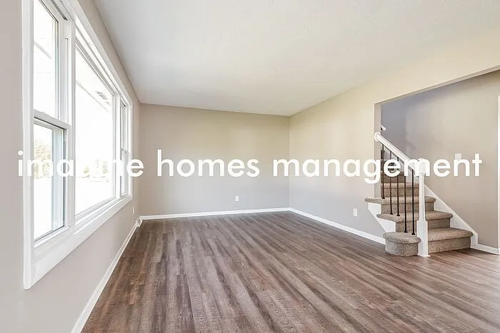 2392 Ashdale Dr — Photo 4