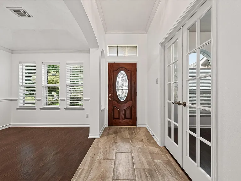 9323 Eaglewood Shadow Ct — Photo 2