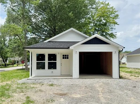 394 S Washington Street, Scottsburg, IN 47170