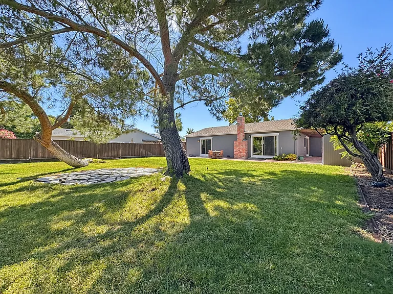 934 Kern Ct — Photo 19