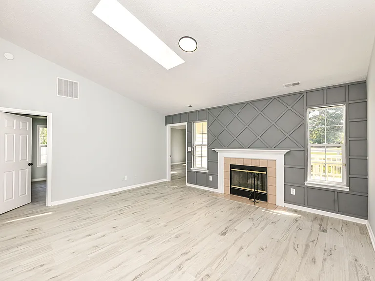 3933 Bergamot Ct — Photo 4