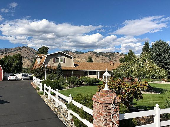 Tons of room for cars