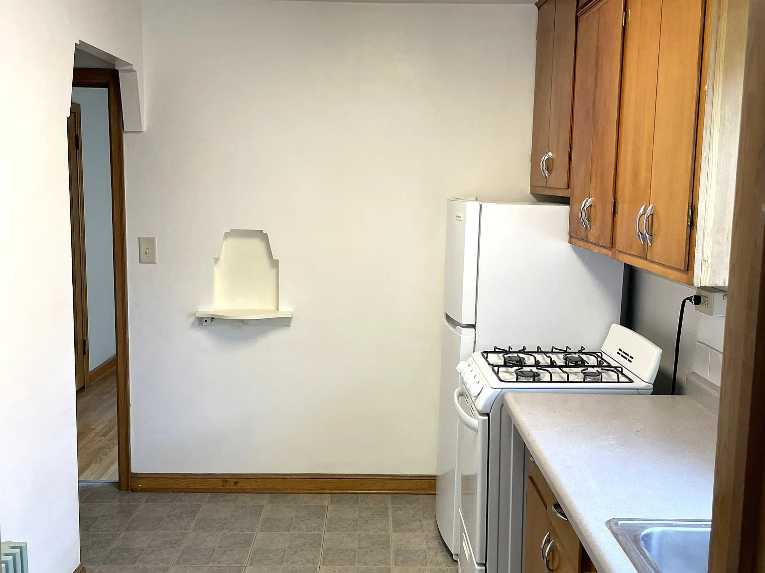 1120 Grand Apartments — Photo 3