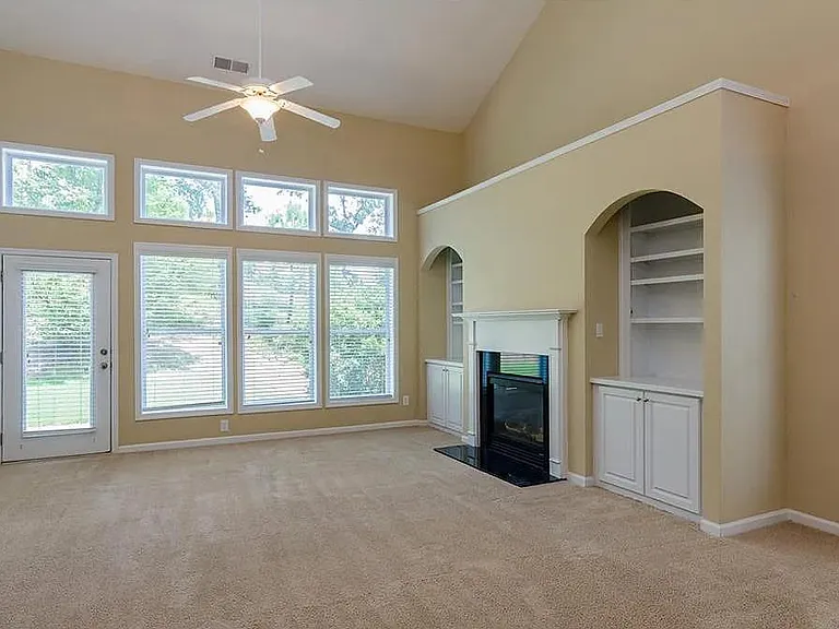 3775 Silver Springs Rd — Photo 3