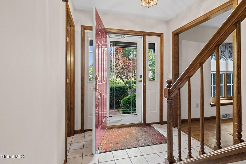 4th image of 9 Newport Drive