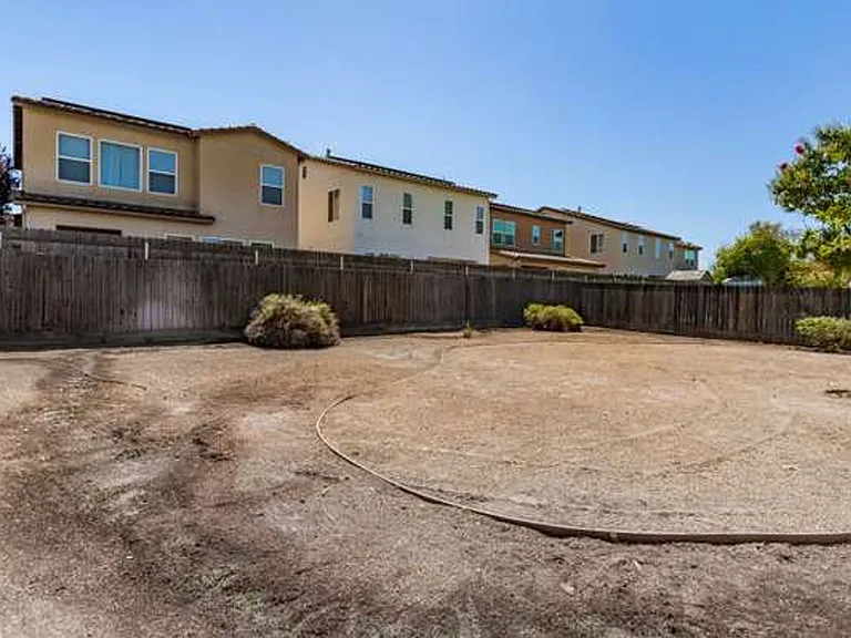 538 N Burgan Ave — Photo 26