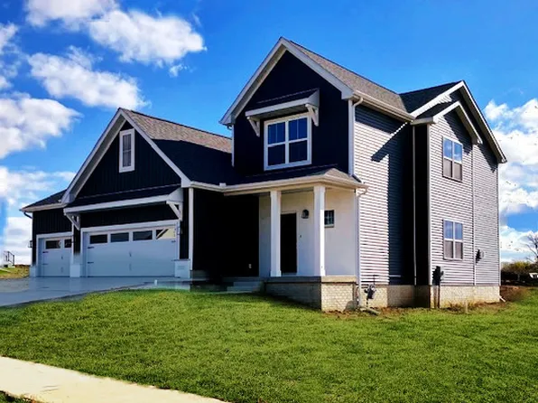 703 Isabella Dr, Mahomet, IL 61853