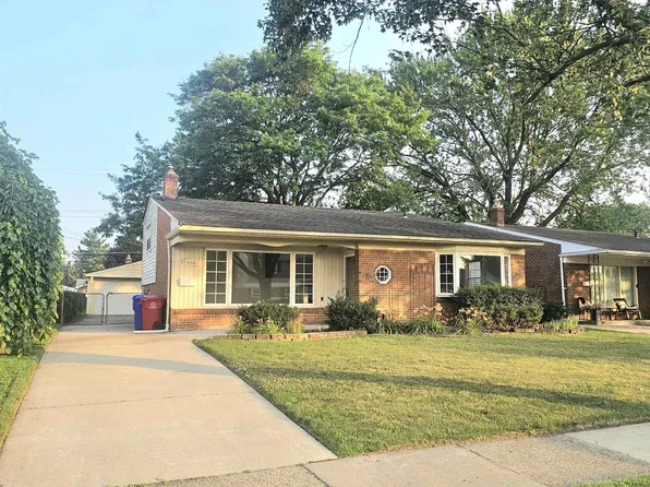 17814 Rainbow Rd, Fraser, MI 48026