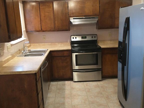 4th image of 613 Aspen Ln
