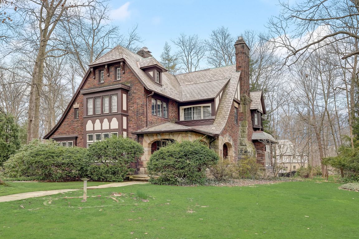 2824 Drummond Rd, Shaker Heights, OH 44120 MLS 5029657 Zillow