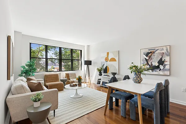 58 Metropolitan Avenue #2D