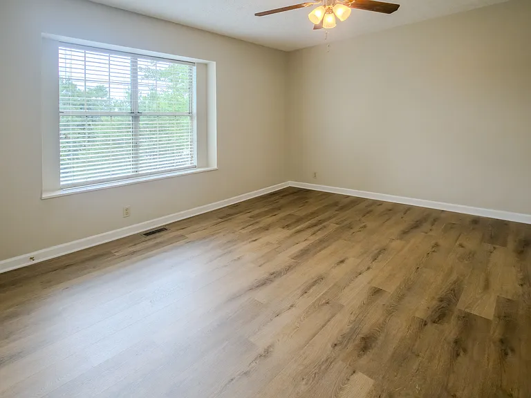 843 Claybrook Ct — Photo 12