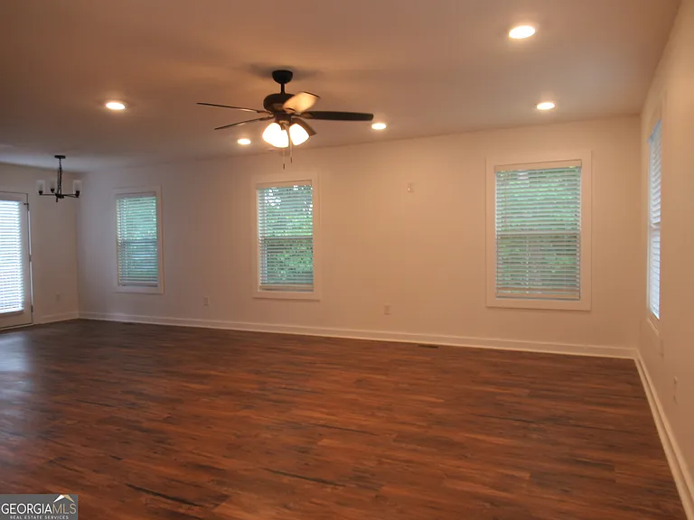765 Old Kerns Rd — Photo 5