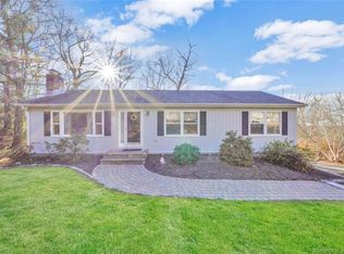26 Grissom Rd, Manchester, CT 06042