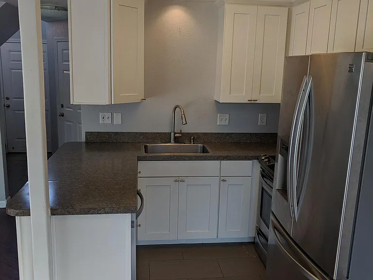 247 S 47th St — Photo 11