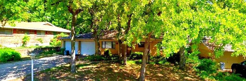 2nd image of 628 Forest Ln
