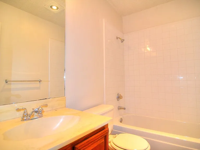8901 Greentree Dr — Photo 10