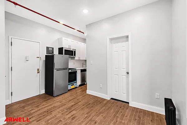 Rented by Arwell Realty | media 2