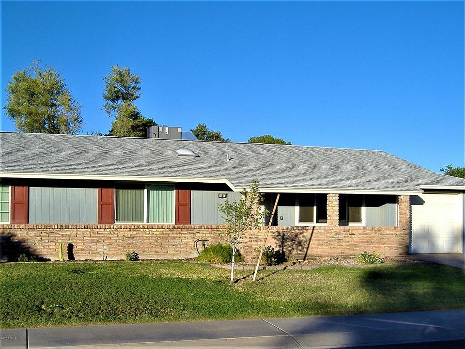 1st image of 10614 W Camelot Cir