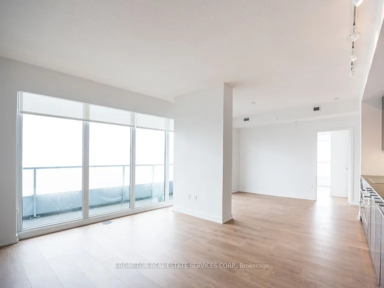 117 McMahon Dr #2702 — Photo 3