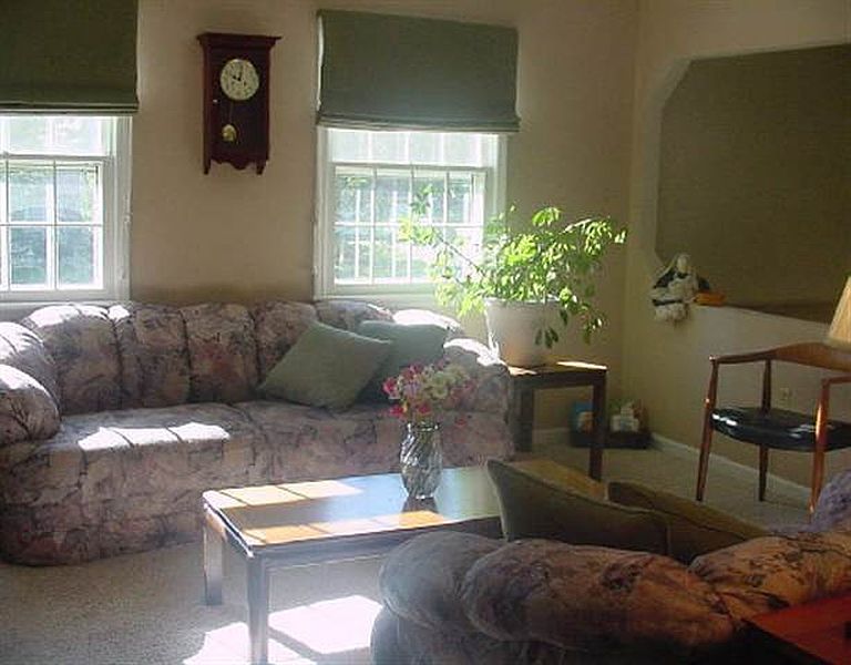 4th image of 11 HEMLOCK Drive