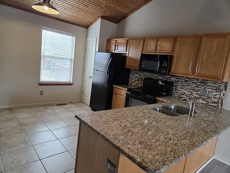 3523 Lochdale Ter — Photo 3