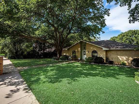 3rd image of 1361 Juniper Ln
