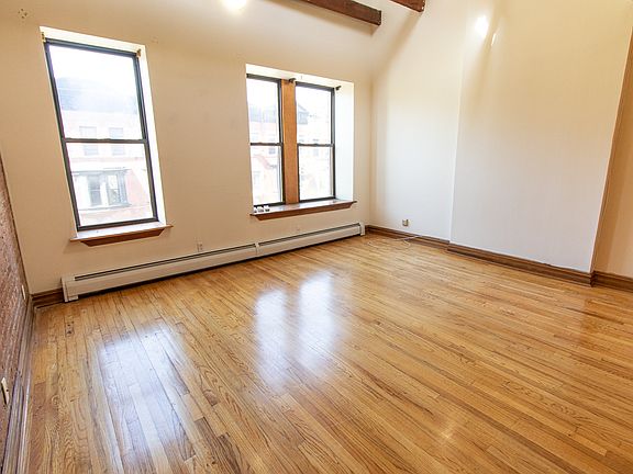 3rd image of 213 W 136th St #3