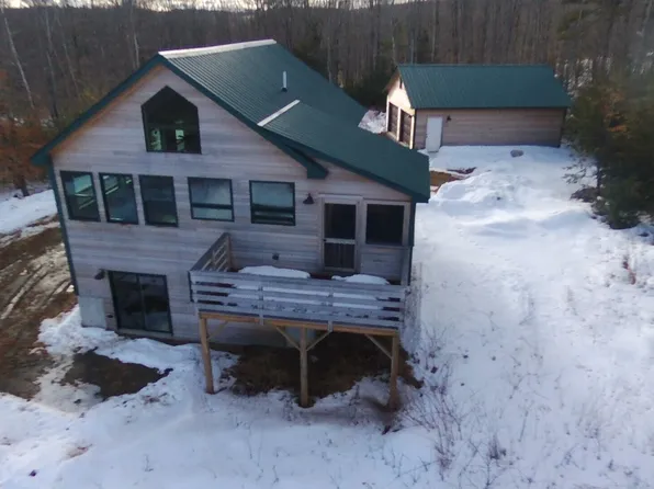 40 Hill Top Road, Chesterville, ME 04938