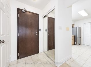 30 Greenfield Ave #2010, Toronto, ON M2N 6N3