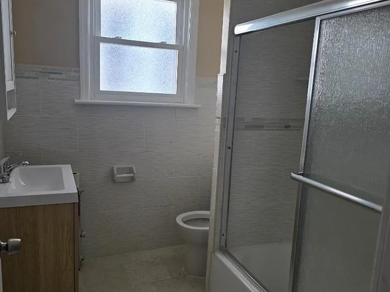 404 N 2nd St — Photo 7
