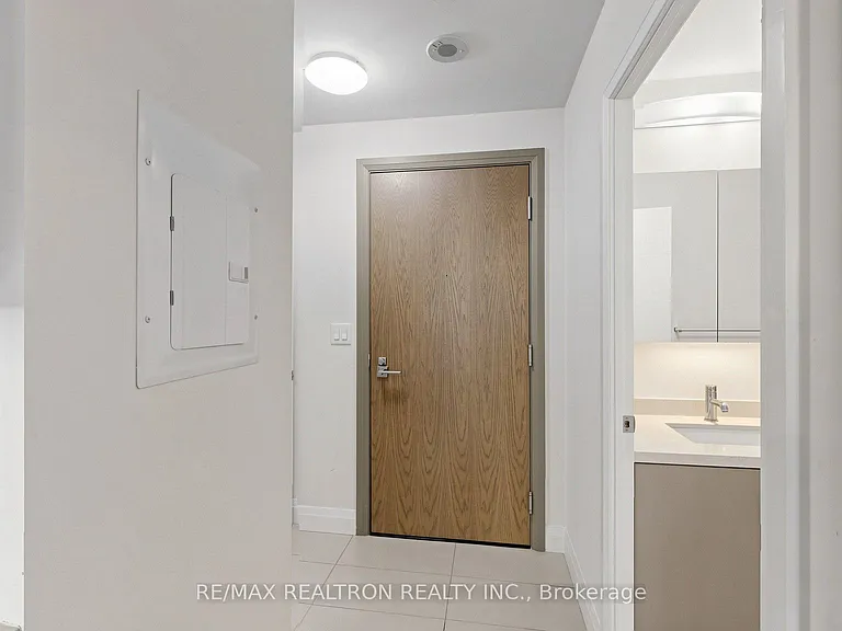 18 Uptown Dr #102 — Photo 29