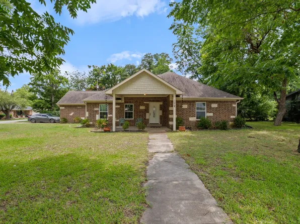 308 E 8th St, Kaufman, TX 75142