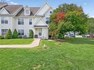 215 Ruth Ct, Middletown, NY 10940