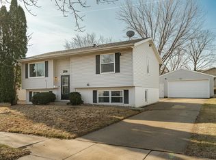 2056 44th St NW, Rochester, MN 55901